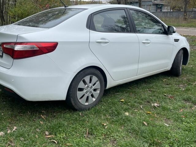 Білий Кіа Ріо, об'ємом двигуна 1.6 л та пробігом 280 тис. км за 8304 $, фото 3 на Automoto.ua