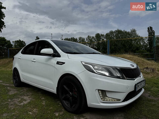 Белый Киа Рио, объемом двигателя 1.4 л и пробегом 195 тыс. км за 6200 $, фото 4 на Automoto.ua