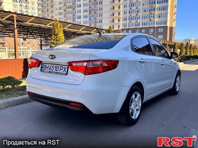 Белый Киа Рио, объемом двигателя 1.6 л и пробегом 48 тыс. км за 10200 $, фото 3 на Automoto.ua
