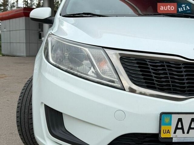 Белый Киа Рио, объемом двигателя 1.4 л и пробегом 167 тыс. км за 7200 $, фото 10 на Automoto.ua