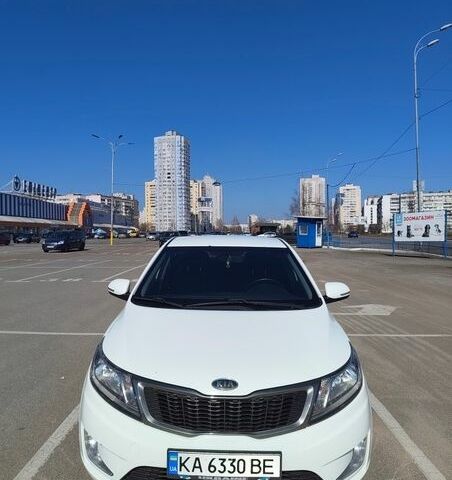 Белый Киа Рио, объемом двигателя 1.59 л и пробегом 124 тыс. км за 7700 $, фото 2 на Automoto.ua