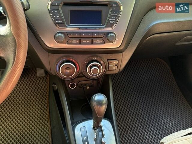 Белый Киа Рио, объемом двигателя 1.4 л и пробегом 131 тыс. км за 8999 $, фото 15 на Automoto.ua