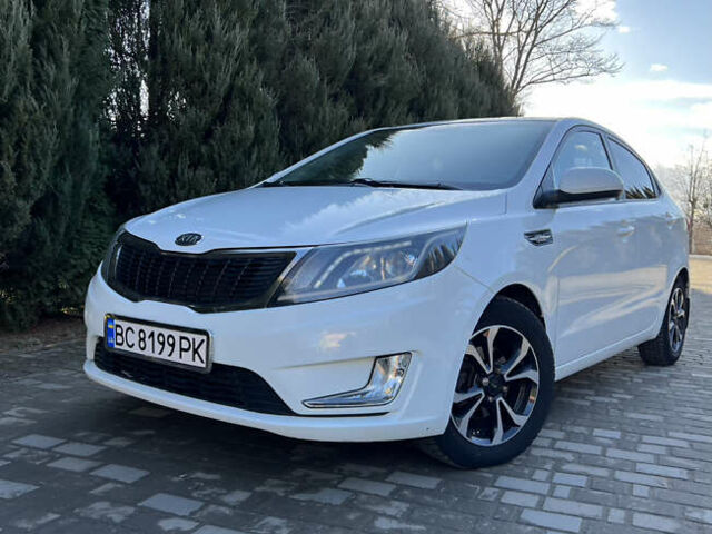 Белый Киа Рио, объемом двигателя 1.4 л и пробегом 144 тыс. км за 6300 $, фото 4 на Automoto.ua