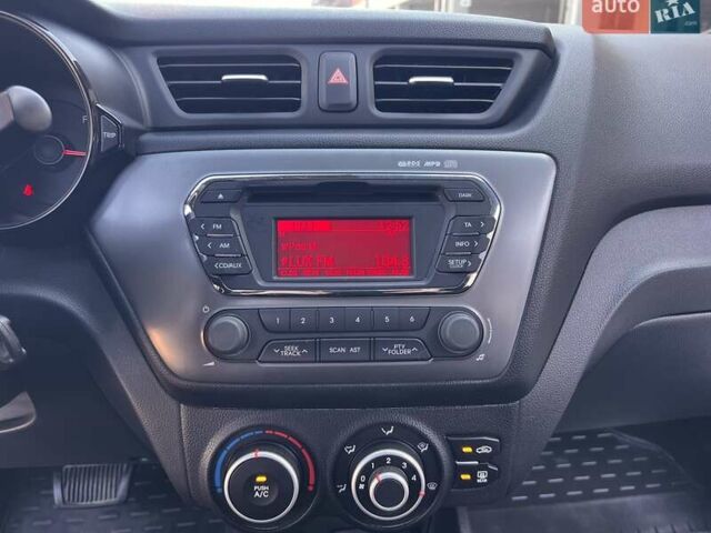 Білий Кіа Ріо, об'ємом двигуна 1.59 л та пробігом 48 тис. км за 10200 $, фото 13 на Automoto.ua