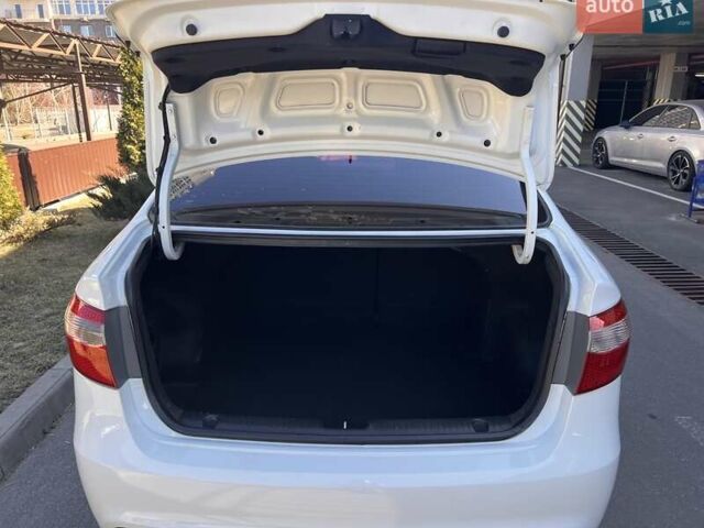 Білий Кіа Ріо, об'ємом двигуна 1.59 л та пробігом 48 тис. км за 10200 $, фото 28 на Automoto.ua