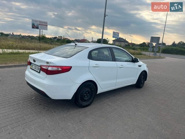 Белый Киа Рио, объемом двигателя 1.59 л и пробегом 262 тыс. км за 5700 $, фото 3 на Automoto.ua