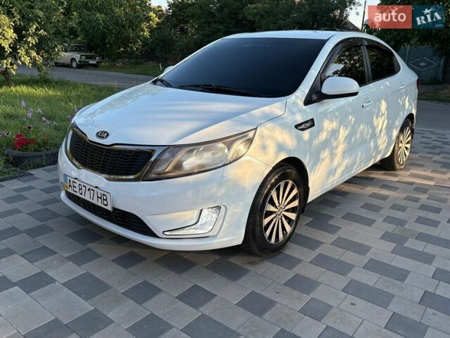 Белый Киа Рио, объемом двигателя 1.4 л и пробегом 173 тыс. км за 7000 $, фото 5 на Automoto.ua