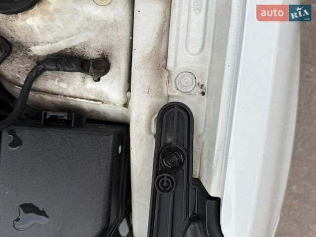 Белый Киа Рио, объемом двигателя 1.4 л и пробегом 167 тыс. км за 7200 $, фото 15 на Automoto.ua