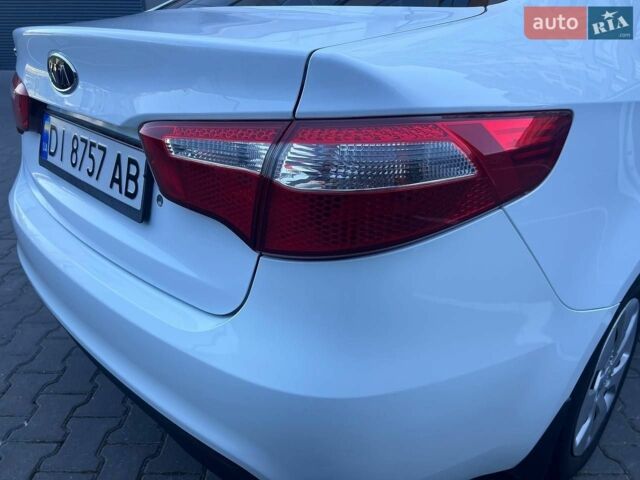 Білий Кіа Ріо, об'ємом двигуна 1.4 л та пробігом 171 тис. км за 6800 $, фото 6 на Automoto.ua