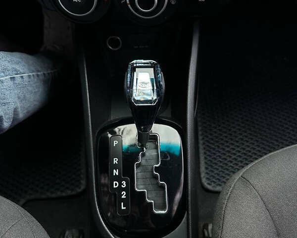 Белый Киа Рио, объемом двигателя 1.59 л и пробегом 149 тыс. км за 7800 $, фото 11 на Automoto.ua