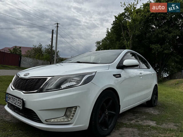 Белый Киа Рио, объемом двигателя 1.4 л и пробегом 195 тыс. км за 6200 $, фото 3 на Automoto.ua