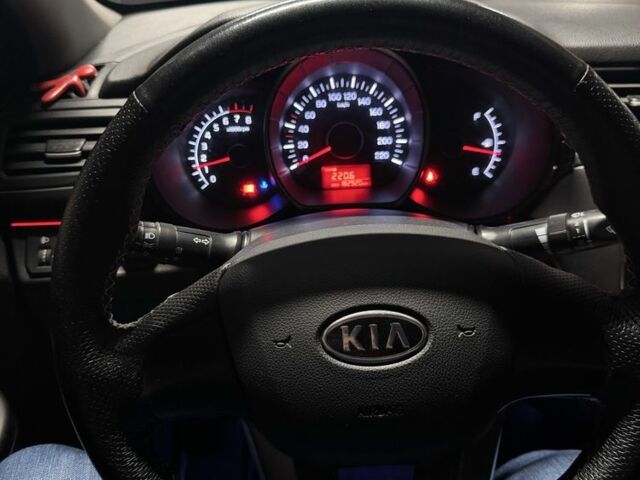 Белый Киа Рио, объемом двигателя 1.4 л и пробегом 183 тыс. км за 7200 $, фото 6 на Automoto.ua