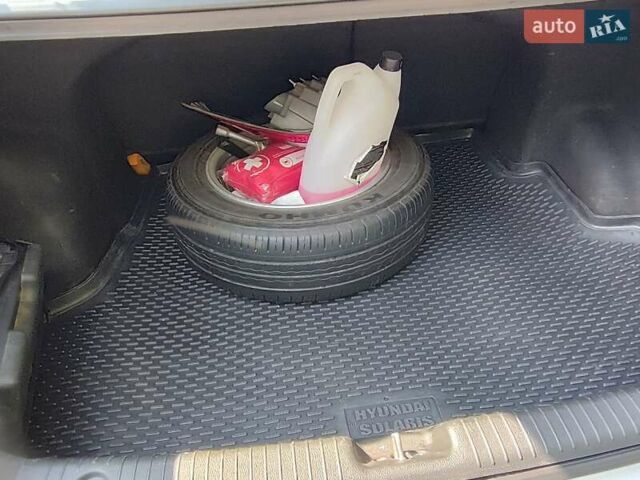 Білий Кіа Ріо, об'ємом двигуна 1.6 л та пробігом 202 тис. км за 6500 $, фото 4 на Automoto.ua