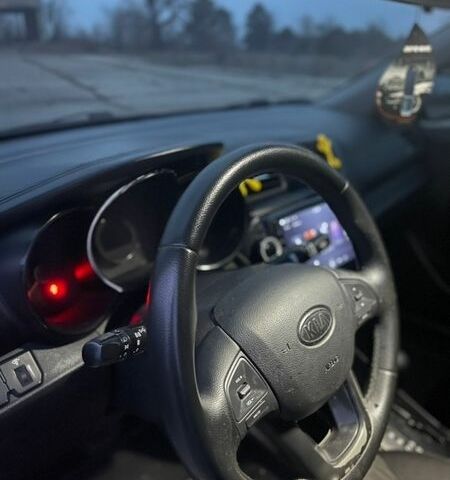 Білий Кіа Ріо, об'ємом двигуна 1.6 л та пробігом 163 тис. км за 5999 $, фото 9 на Automoto.ua