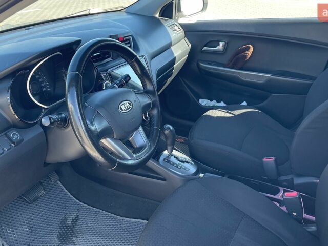 Белый Киа Рио, объемом двигателя 1.4 л и пробегом 228 тыс. км за 6700 $, фото 7 на Automoto.ua