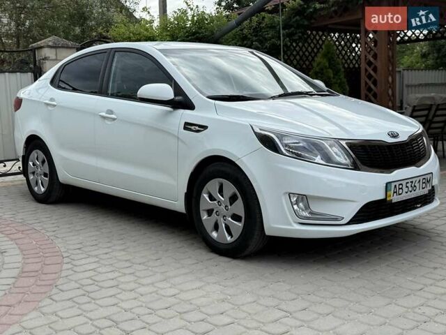 Белый Киа Рио, объемом двигателя 1.6 л и пробегом 82 тыс. км за 9600 $, фото 3 на Automoto.ua