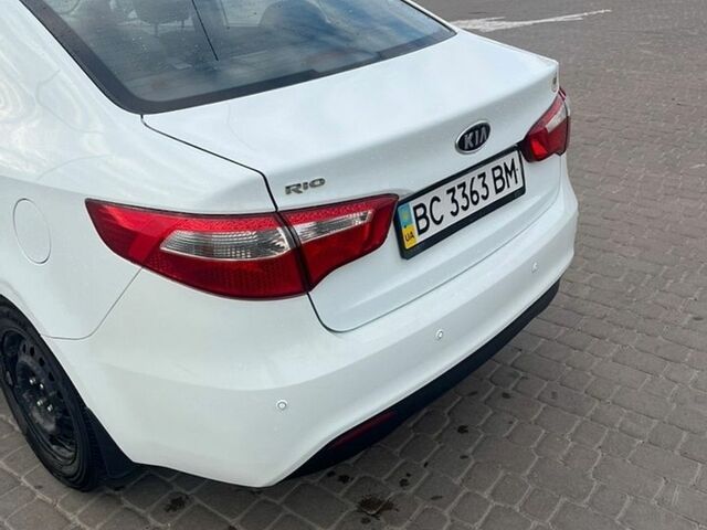 Белый Киа Рио, объемом двигателя 1.59 л и пробегом 262 тыс. км за 5700 $, фото 12 на Automoto.ua