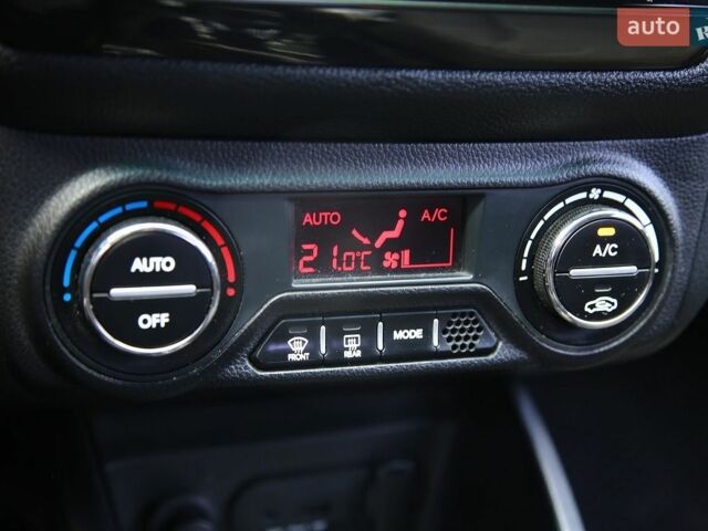 Білий Кіа Ріо, об'ємом двигуна 1.6 л та пробігом 127 тис. км за 8600 $, фото 16 на Automoto.ua