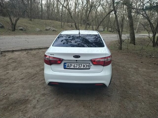 Білий Кіа Ріо, об'ємом двигуна 1.4 л та пробігом 158 тис. км за 6500 $, фото 6 на Automoto.ua