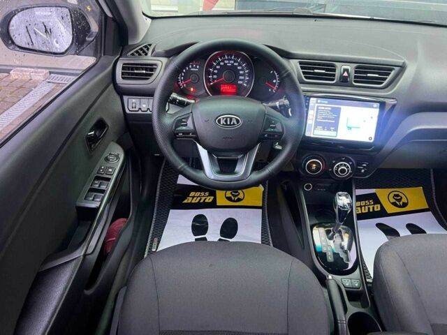 Белый Киа Рио, объемом двигателя 1.6 л и пробегом 150 тыс. км за 7100 $, фото 15 на Automoto.ua