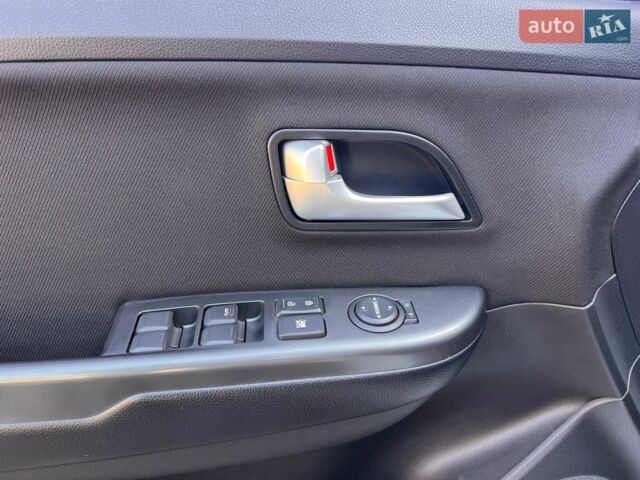 Білий Кіа Ріо, об'ємом двигуна 1.6 л та пробігом 48 тис. км за 10200 $, фото 18 на Automoto.ua