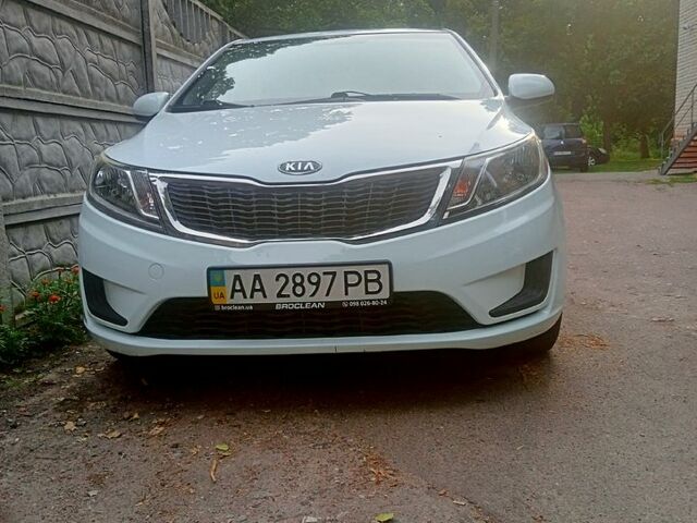 Белый Киа Рио, объемом двигателя 1.4 л и пробегом 81 тыс. км за 8999 $, фото 2 на Automoto.ua