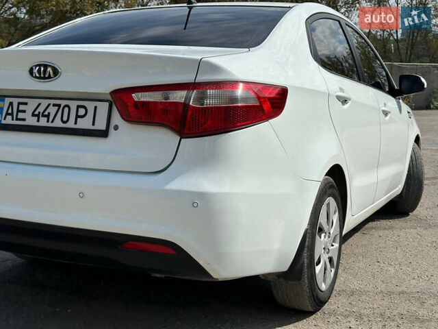Белый Киа Рио, объемом двигателя 1.4 л и пробегом 96 тыс. км за 8700 $, фото 7 на Automoto.ua