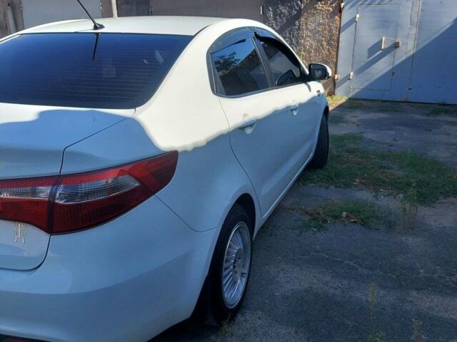 Белый Киа Рио, объемом двигателя 1.4 л и пробегом 69 тыс. км за 8999 $, фото 2 на Automoto.ua