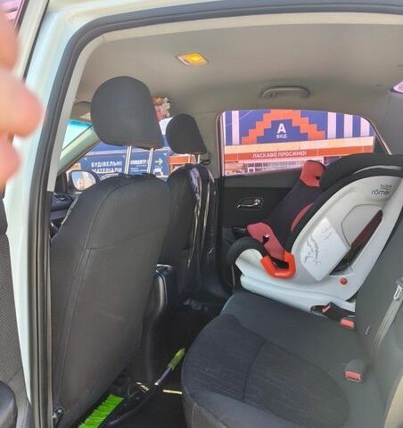 Белый Киа Рио, объемом двигателя 1.59 л и пробегом 124 тыс. км за 7700 $, фото 18 на Automoto.ua