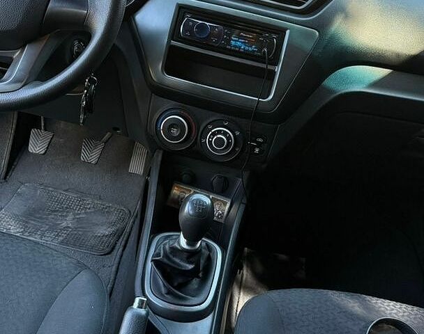 Белый Киа Рио, объемом двигателя 1.4 л и пробегом 129 тыс. км за 7500 $, фото 14 на Automoto.ua