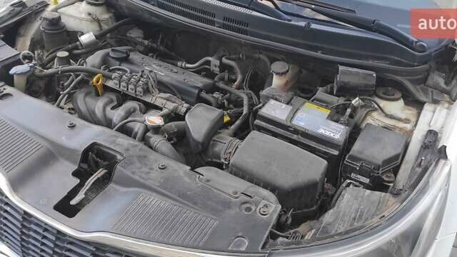 Белый Киа Рио, объемом двигателя 1.4 л и пробегом 168 тыс. км за 6800 $, фото 29 на Automoto.ua