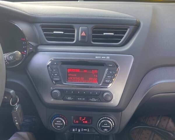 Белый Киа Рио, объемом двигателя 1.6 л и пробегом 186 тыс. км за 8100 $, фото 15 на Automoto.ua
