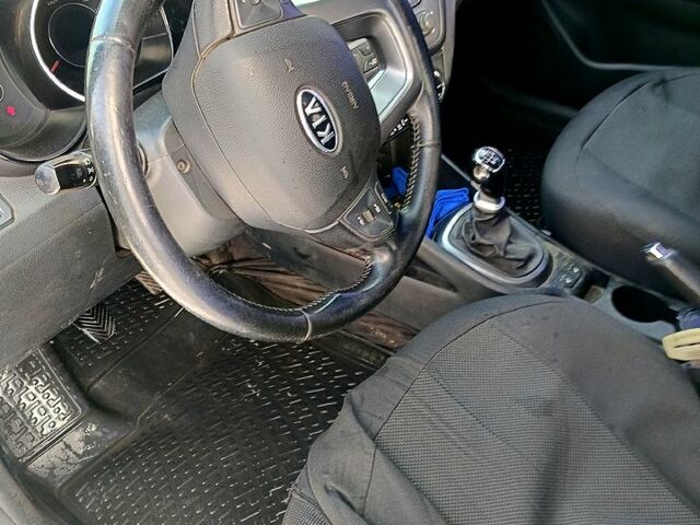 Белый Киа Рио, объемом двигателя 1.6 л и пробегом 168 тыс. км за 4999 $, фото 4 на Automoto.ua
