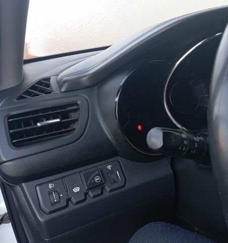 Білий Кіа Ріо, об'ємом двигуна 1.6 л та пробігом 150 тис. км за 7000 $, фото 30 на Automoto.ua