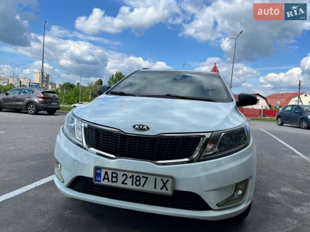 Белый Киа Рио, объемом двигателя 1.4 л и пробегом 220 тыс. км за 6900 $, фото 7 на Automoto.ua