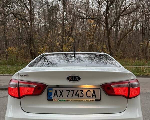 Білий Кіа Ріо, об'ємом двигуна 1.6 л та пробігом 91 тис. км за 8600 $, фото 15 на Automoto.ua