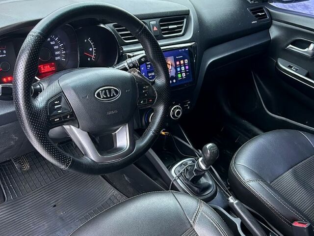 Білий Кіа Ріо, об'ємом двигуна 1.4 л та пробігом 31500 тис. км за 5300 $, фото 8 на Automoto.ua