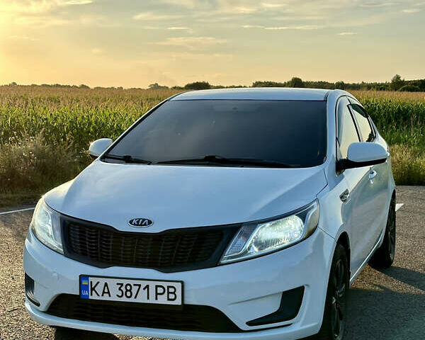 Білий Кіа Ріо, об'ємом двигуна 1.4 л та пробігом 142 тис. км за 6200 $, фото 4 на Automoto.ua