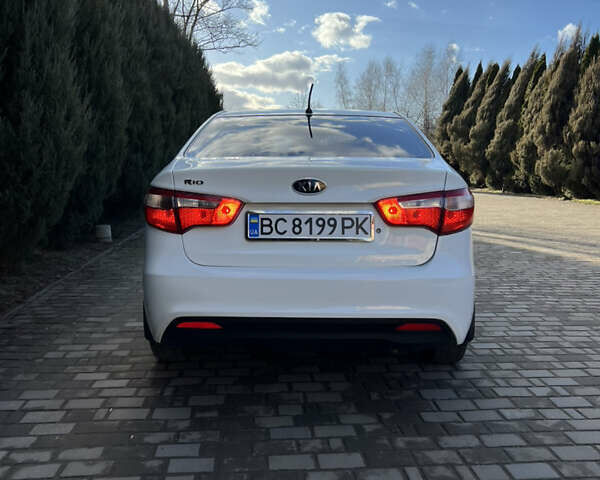 Белый Киа Рио, объемом двигателя 1.4 л и пробегом 144 тыс. км за 6300 $, фото 57 на Automoto.ua