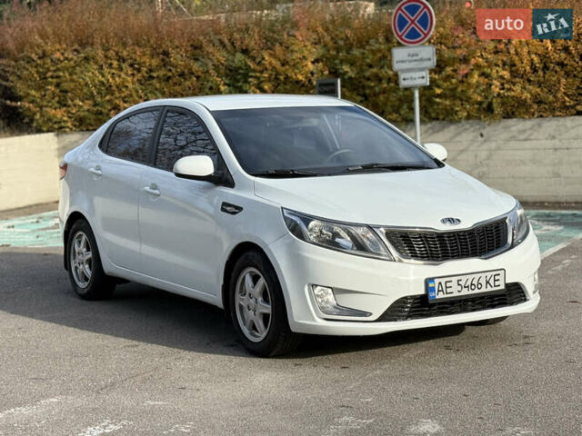 Кіа Ріо 2012 у Дніпро (Дніпропетровську) на Automoto.ua Білий Кіа Ріо, об'ємом двигуна 1.4 л та пробігом 218 тис. км за 5699 $, фото 2 на Automoto.ua