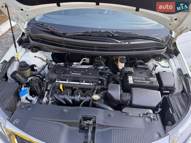 Белый Киа Рио, объемом двигателя 1.4 л и пробегом 81 тыс. км за 7499 $, фото 27 на Automoto.ua