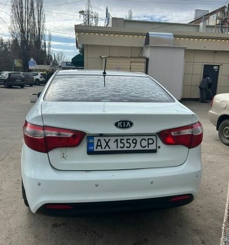 Белый Киа Рио, объемом двигателя 1.4 л и пробегом 315 тыс. км за 4999 $, фото 6 на Automoto.ua