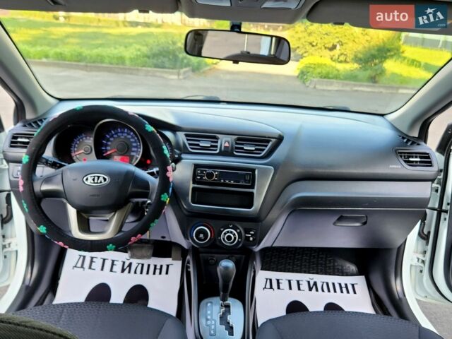 Белый Киа Рио, объемом двигателя 1.4 л и пробегом 143 тыс. км за 9350 $, фото 29 на Automoto.ua