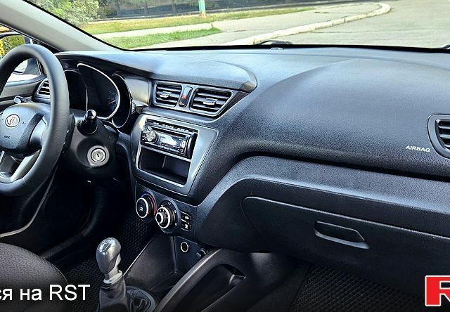 Белый Киа Рио, объемом двигателя 1.4 л и пробегом 105 тыс. км за 6300 $, фото 6 на Automoto.ua