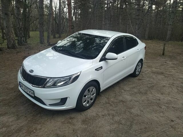 Білий Кіа Ріо, об'ємом двигуна 1.4 л та пробігом 158 тис. км за 6500 $, фото 5 на Automoto.ua