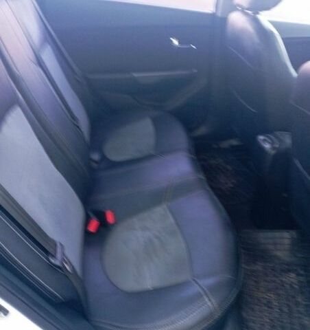 Білий Кіа Ріо, об'ємом двигуна 1.6 л та пробігом 150 тис. км за 7000 $, фото 14 на Automoto.ua