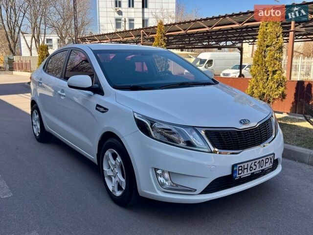 Білий Кіа Ріо, об'ємом двигуна 1.6 л та пробігом 48 тис. км за 10200 $, фото 2 на Automoto.ua