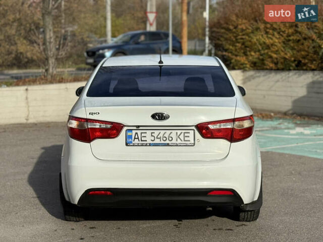 Кіа Ріо 2012 у Дніпро (Дніпропетровську) на Automoto.ua Білий Кіа Ріо, об'ємом двигуна 1.4 л та пробігом 218 тис. км за 5699 $, фото 4 на Automoto.ua