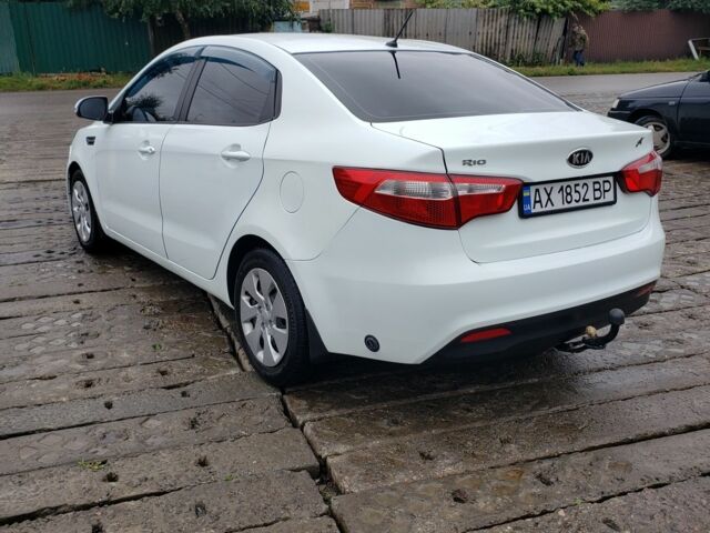 Белый Киа Рио, объемом двигателя 1.6 л и пробегом 172 тыс. км за 5946 $, фото 3 на Automoto.ua