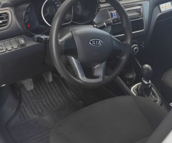 Белый Киа Рио, объемом двигателя 1.4 л и пробегом 168 тыс. км за 6800 $, фото 7 на Automoto.ua